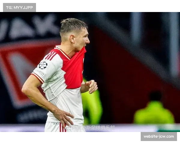 阿贾克斯中轴线伤病潮蔓延 巴斯停赛泰勒伤缺影响攻防转换