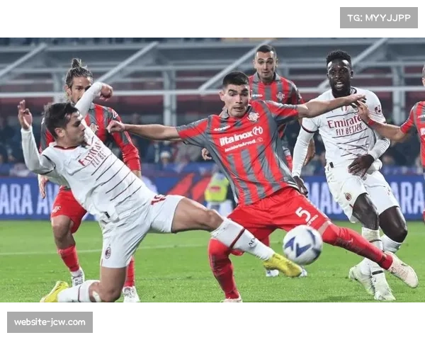 那不勒斯客场2比0击败克雷莫纳 霍伊伦双响保住争冠希望